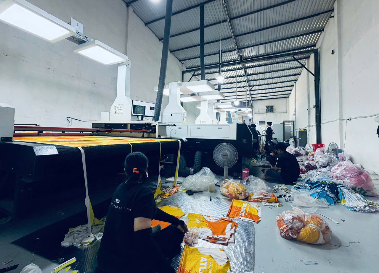 Dàn 3 máy cắt laser FANWEN tự động tại xưởng T&amp;T